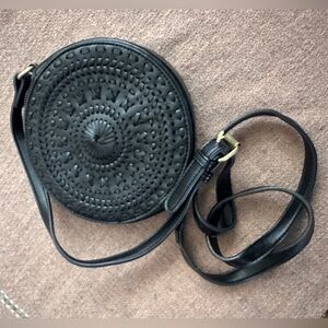 Round black crossbody